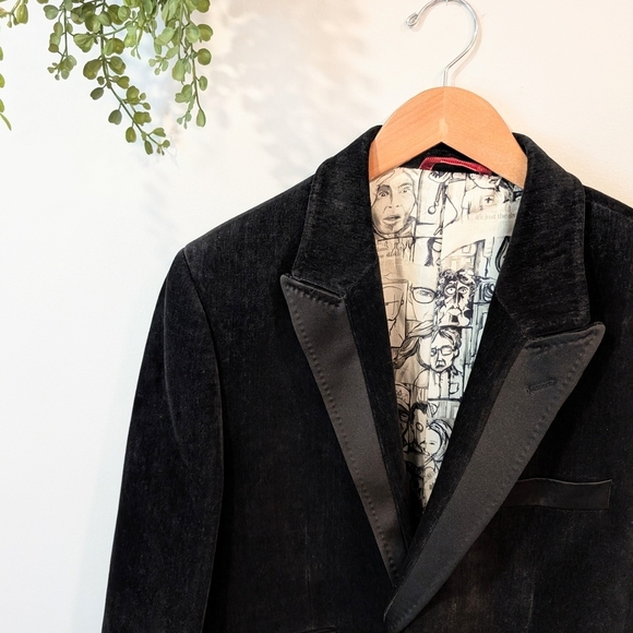 Robert Graham Black Velvet Blazer with Elegant Trim - Picture 3 of 15